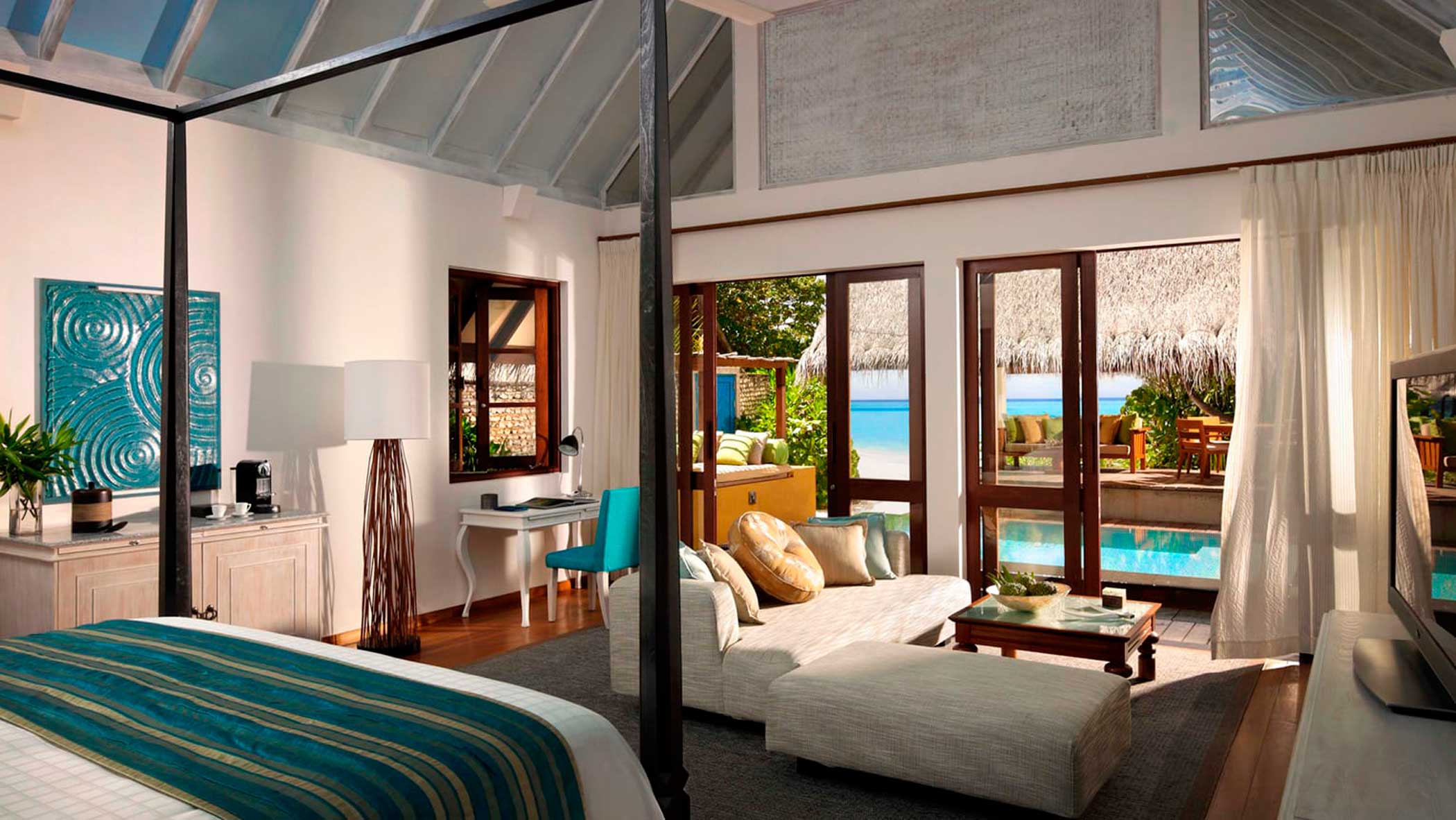 2-bedroom oceanfront bungalow with pool